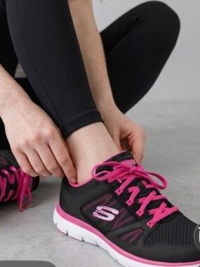 Lightweight Fashion Running Style sketchers leather & mesh sneaker Pink Sz 9